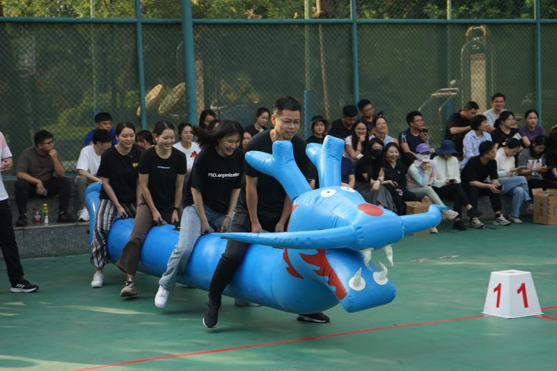3-宝安审计干部参加运动会“猛龙过江 勇往直前”比赛.jpg