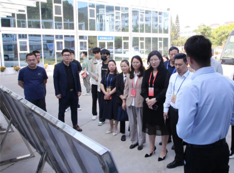 调研罗租片区“工业上楼”试点项目推进情况.jpg